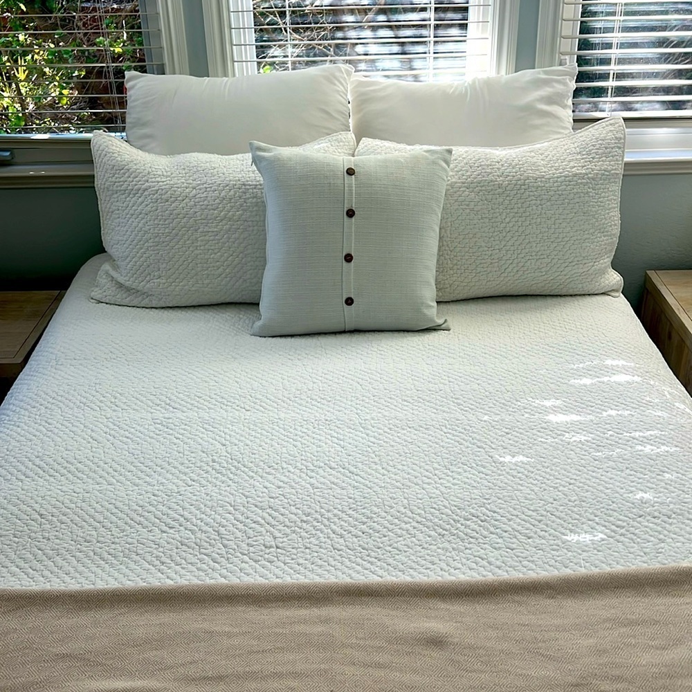 Newport throw pillow sham/pillow